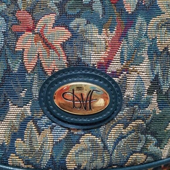 Vintage 80s Diane Von Furstenberg Large Floral Tapestry Canvas Weekend Bag - Picture 3 of 16